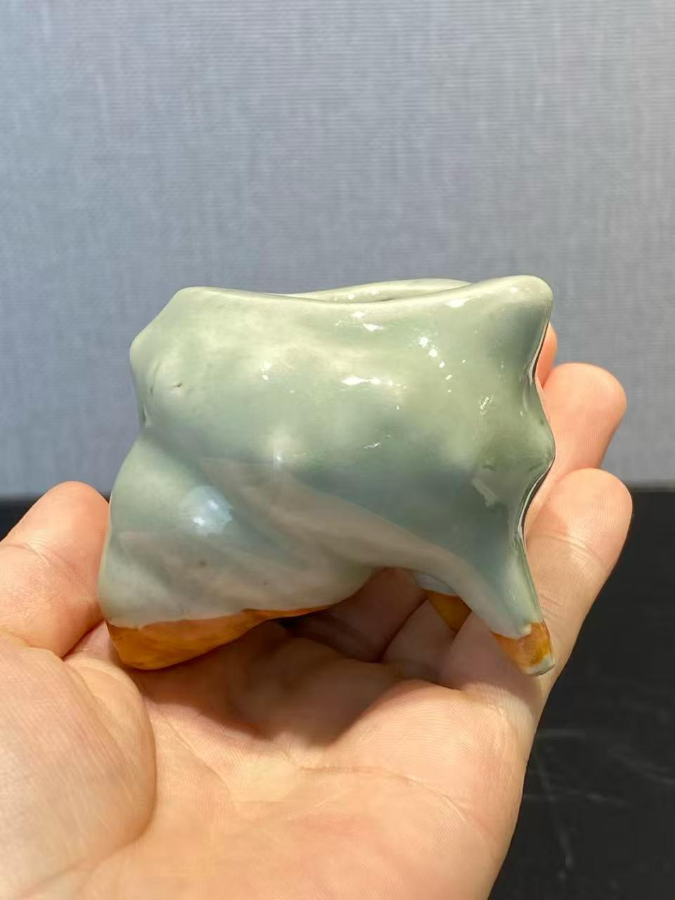 粉青釉螺形水盂