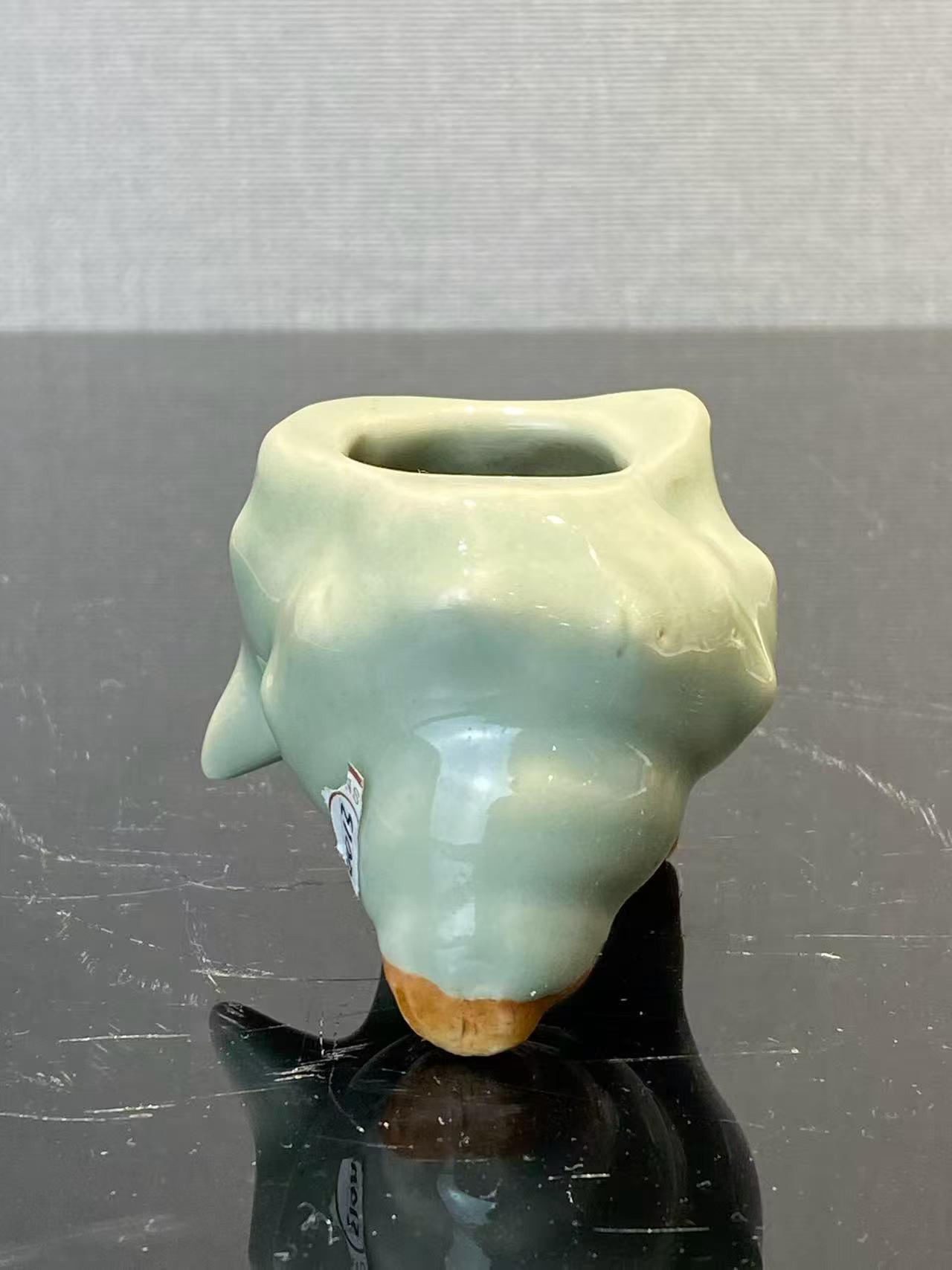 粉青釉螺形水盂