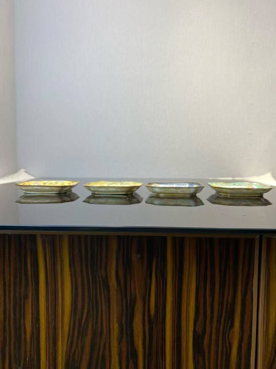 铜胎珐琅画人物杯托一套（4个）