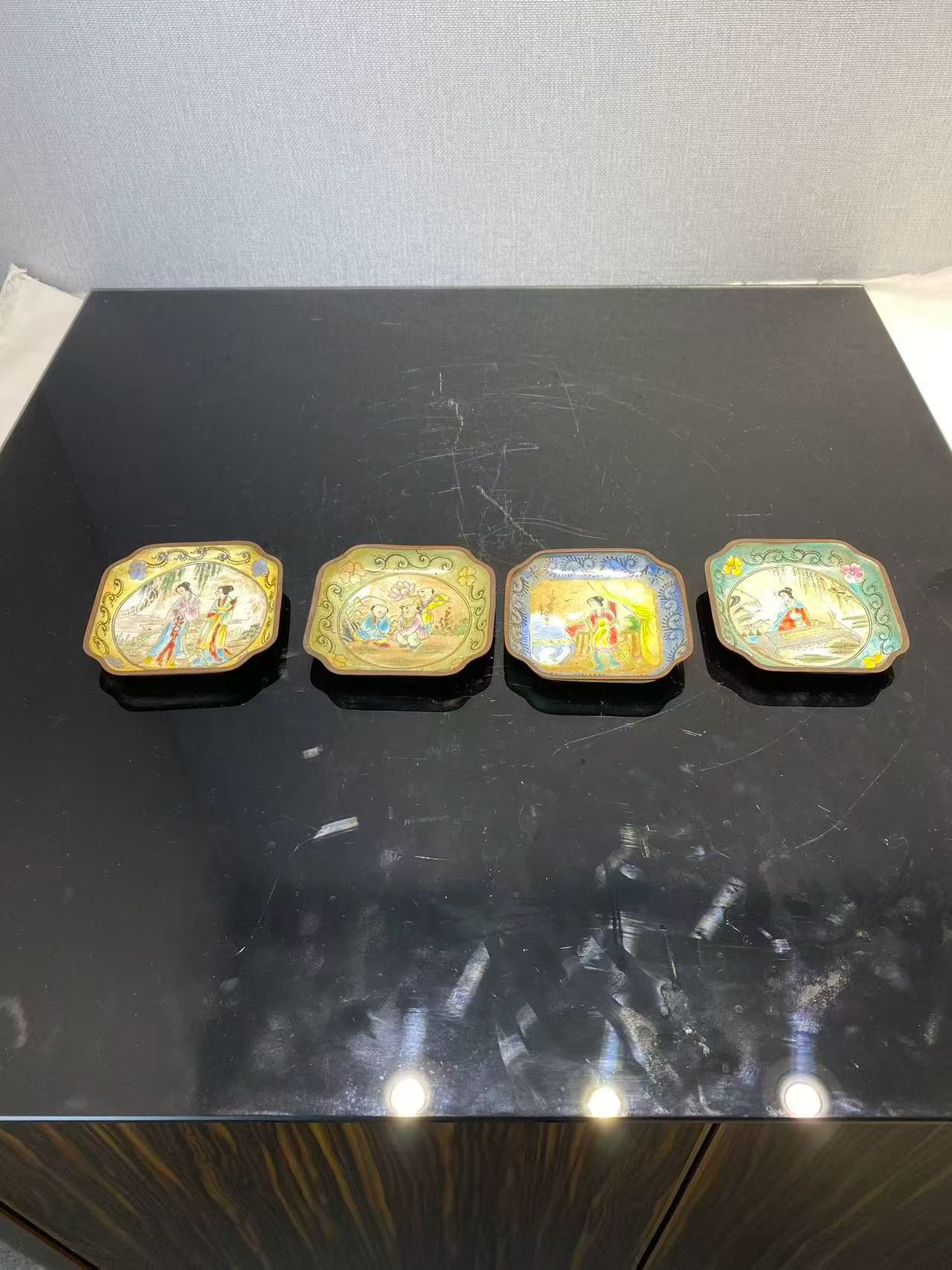 铜胎珐琅画人物杯托一套（4个）