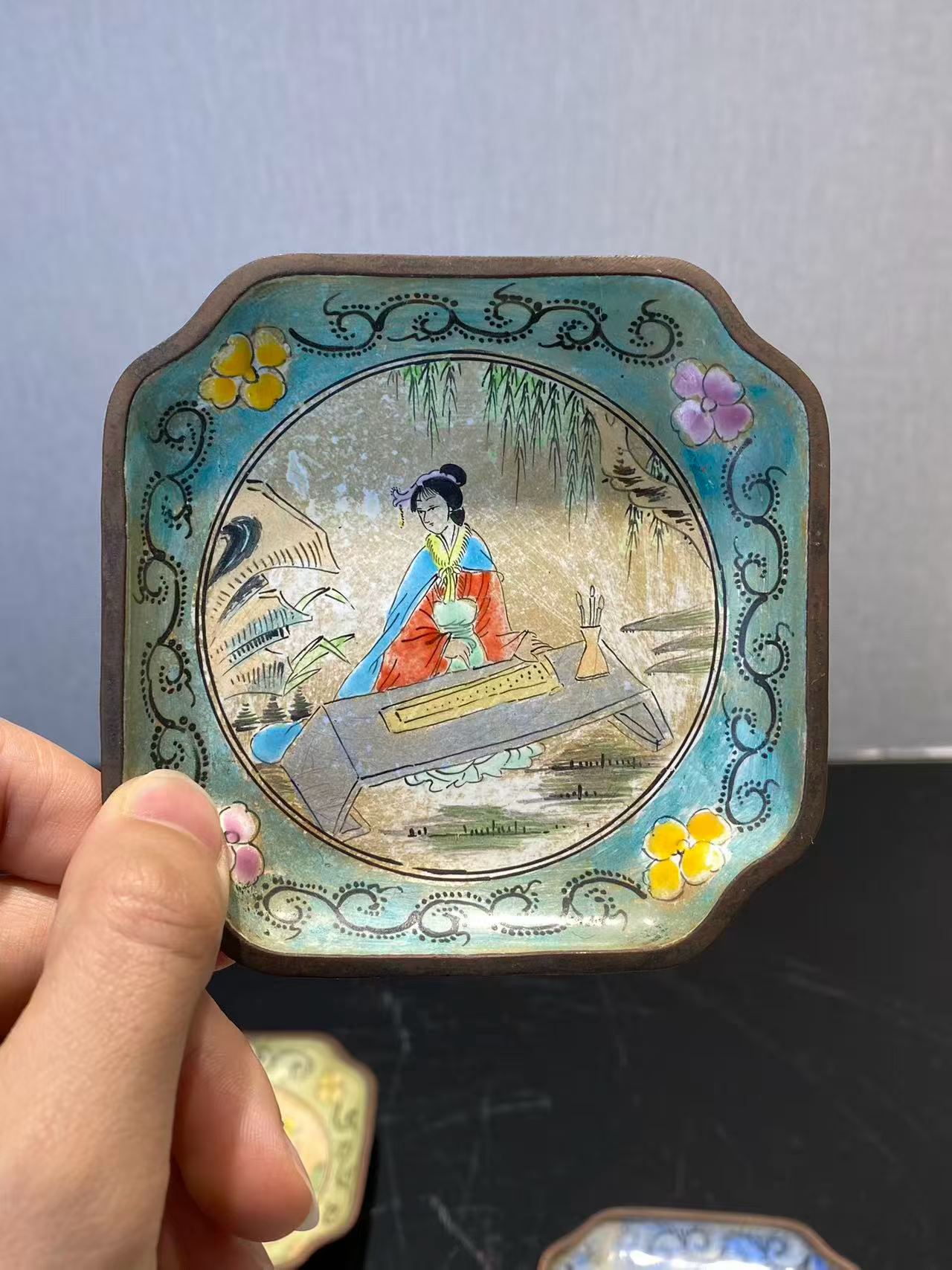 铜胎珐琅画人物杯托一套（4个）