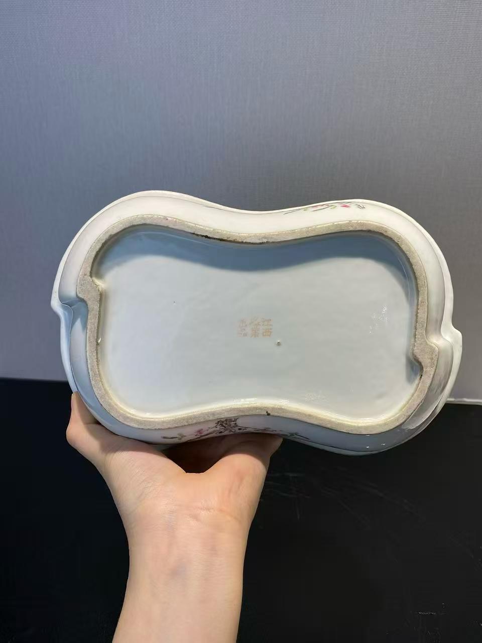 粉彩花鸟诗文水仙盆 款：江西瓷业出品