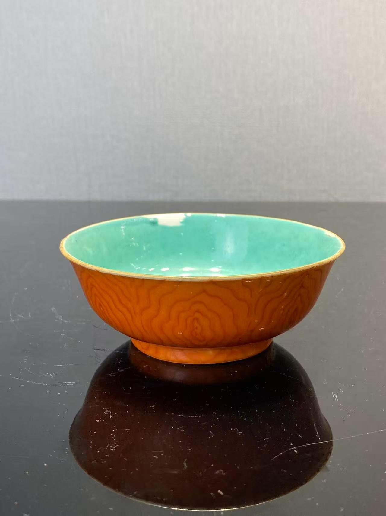 外仿木纹釉内松石绿地碗