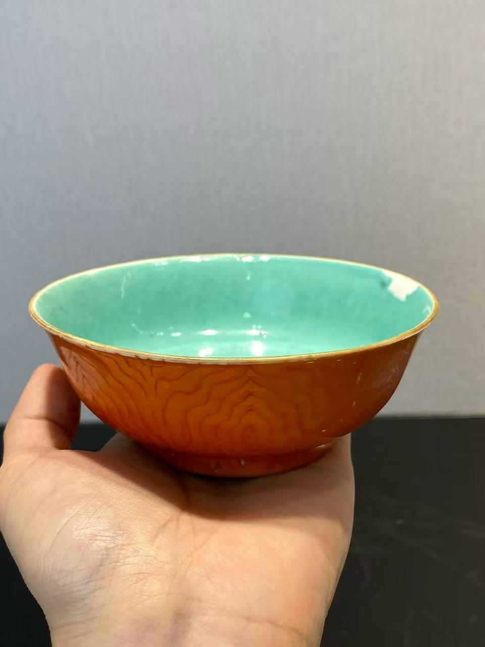 外仿木纹釉内松石绿地碗