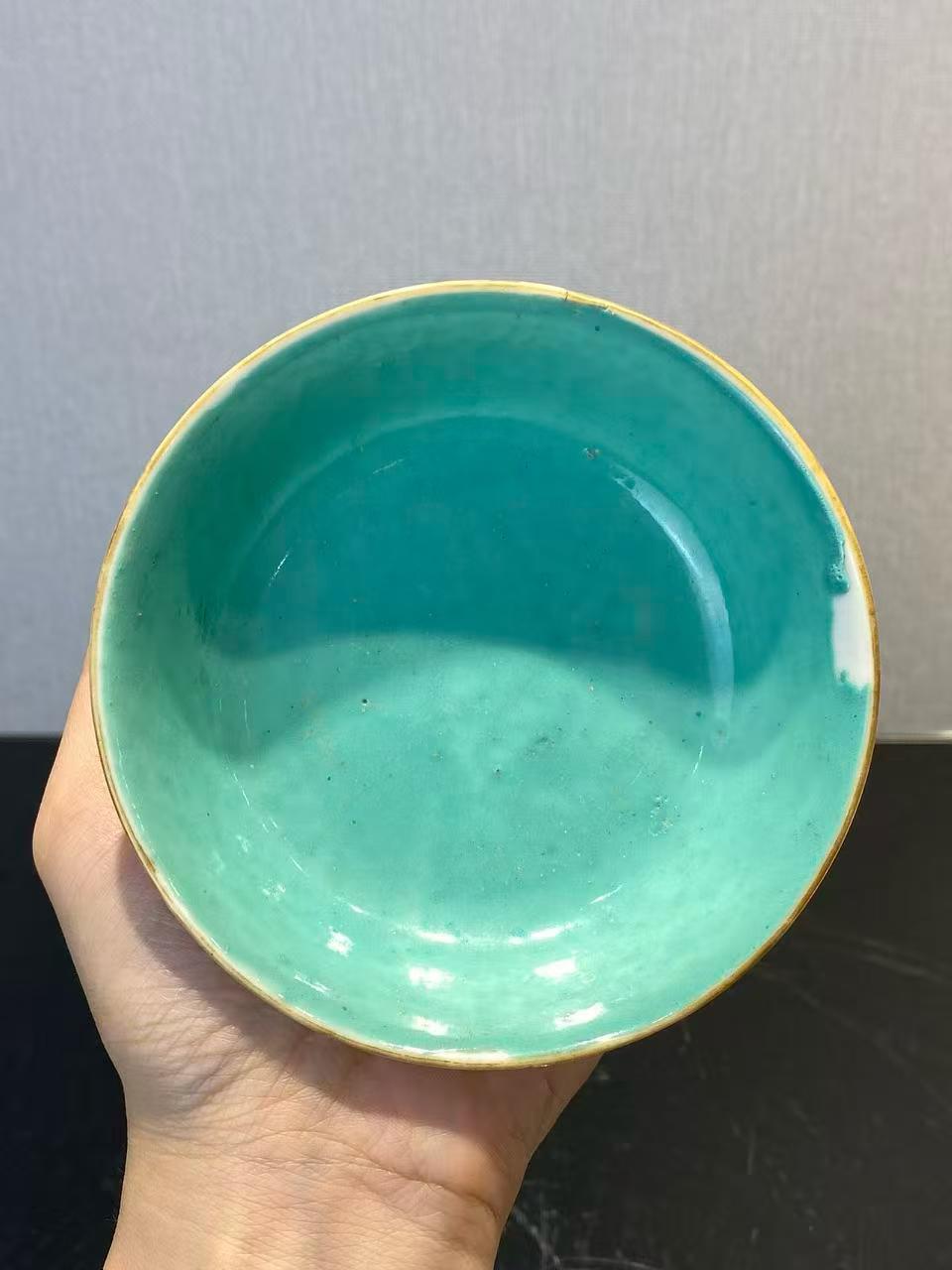 外仿木纹釉内松石绿地碗