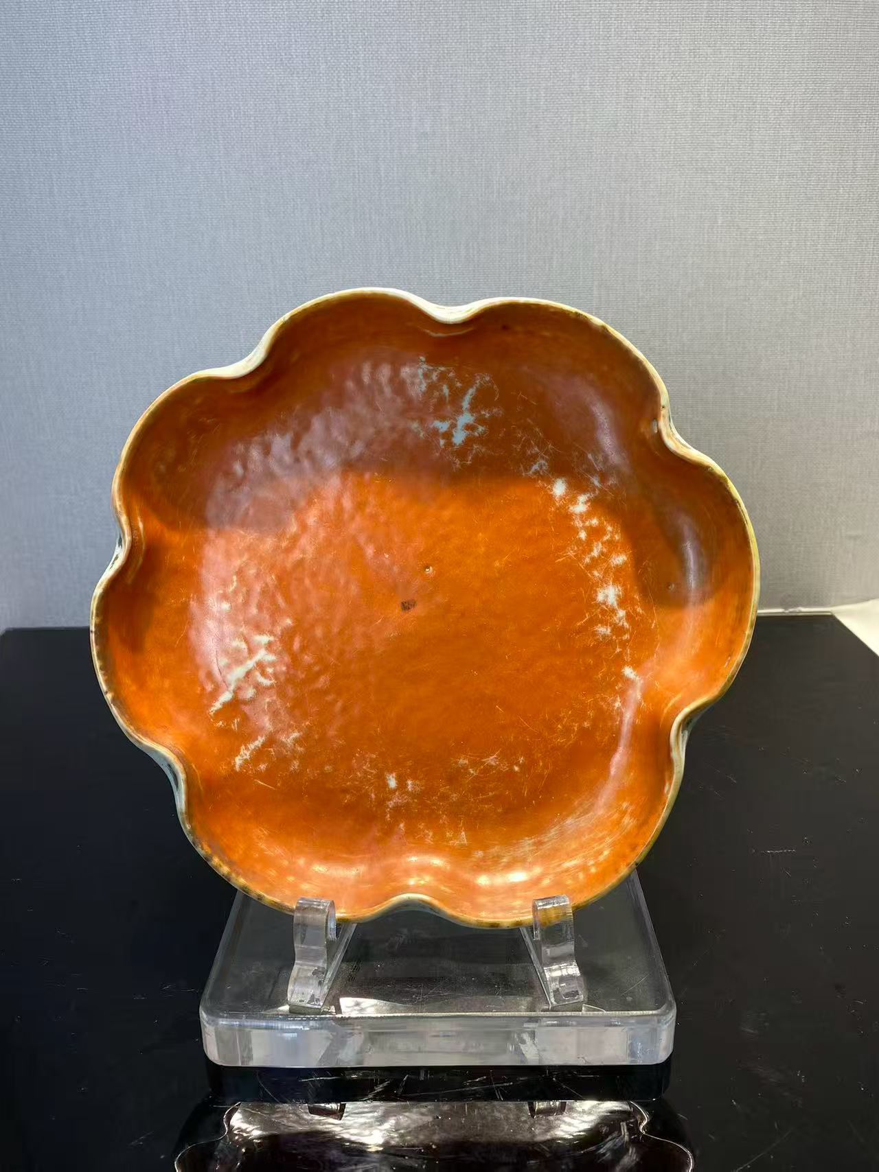 外粉彩折花内珊瑚红釉荷叶洗