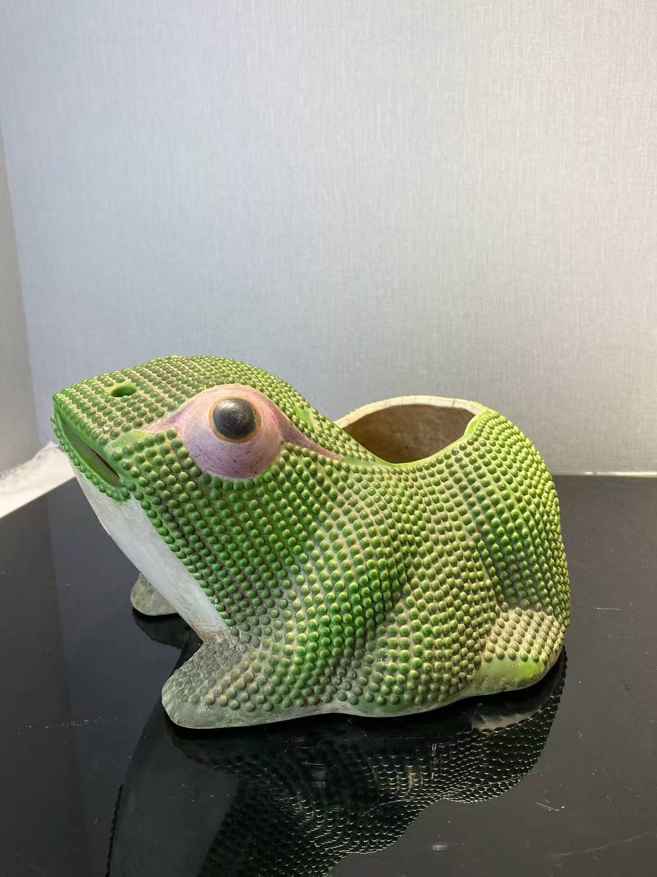 绿釉蟾蜍式花盆