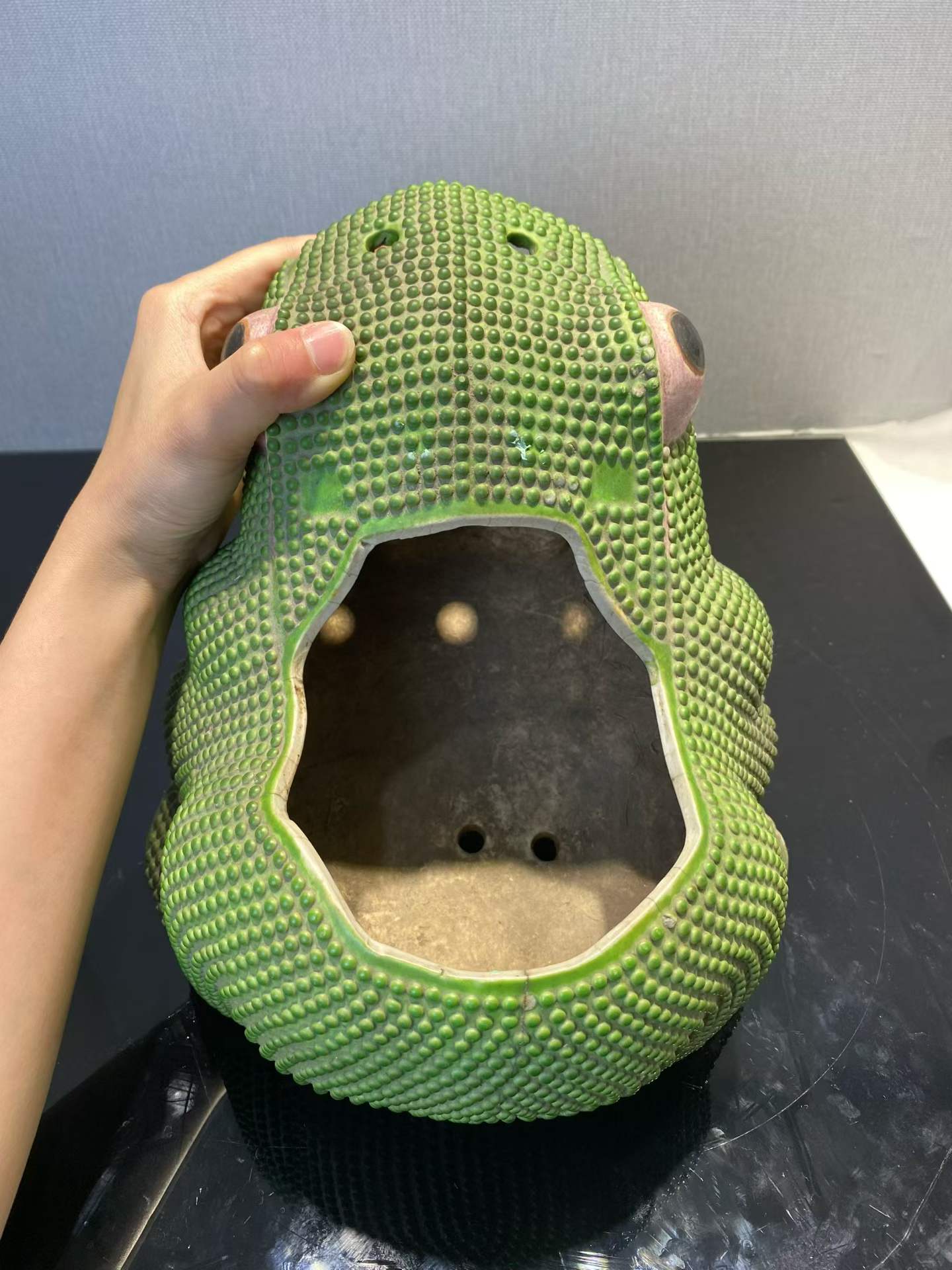 绿釉蟾蜍式花盆